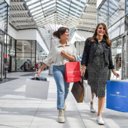 Image 21 - Mall 2